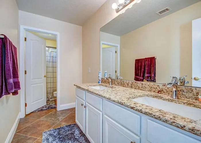 Heated Pool, Hot Tub, Pool Table, 4 Bedrooms * Mesa