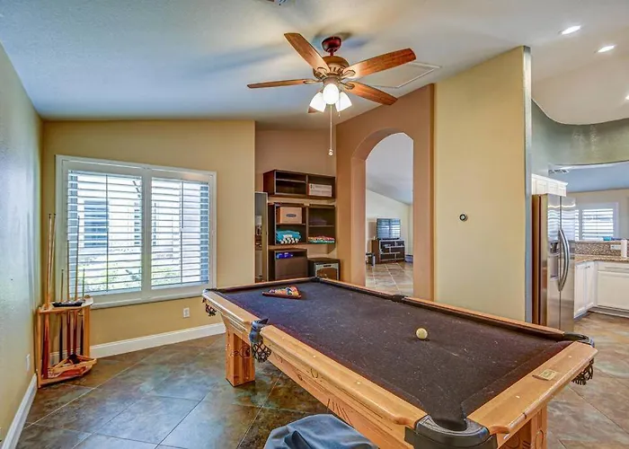 Heated Pool, Hot Tub, Pool Table, 4 Bedrooms * Mesa