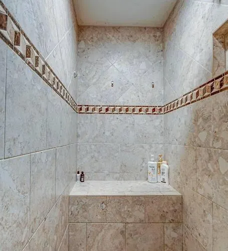 Heated Pool, Hot Tub, Pool Table, 4 Bedrooms