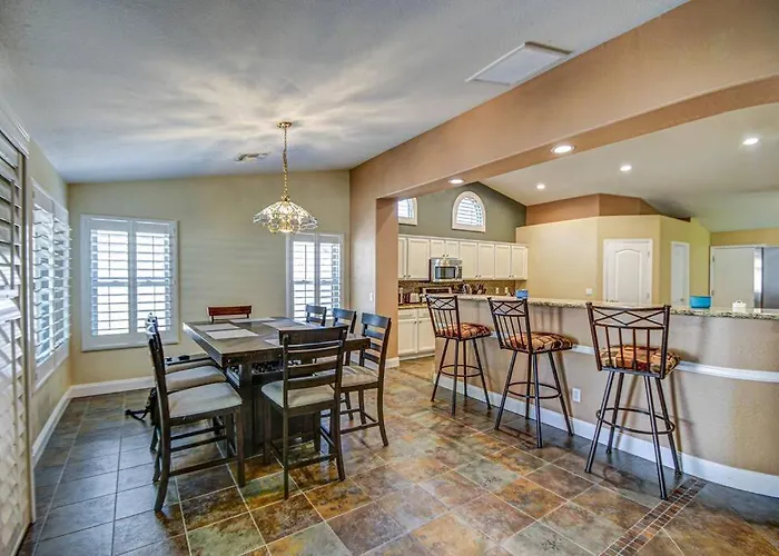 Heated Pool, Hot Tub, Pool Table, 4 Bedrooms Holiday home Mesa