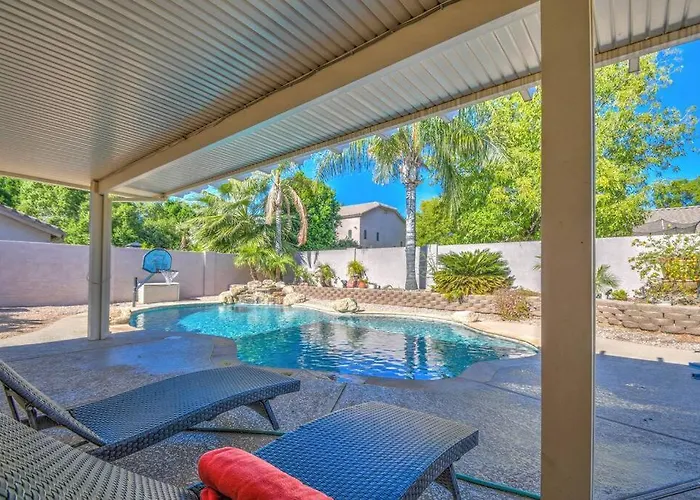Heated Pool, Hot Tub, Pool Table, 4 Bedrooms *